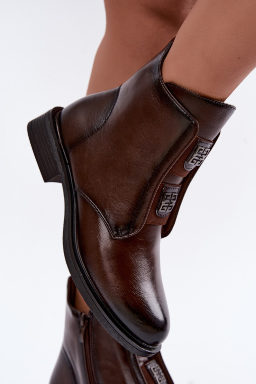 Damen gefütterte Stiefeletten auf niedrigen Absätzen mit schönen Details in dunkelbrauner Farbe Tavressa
