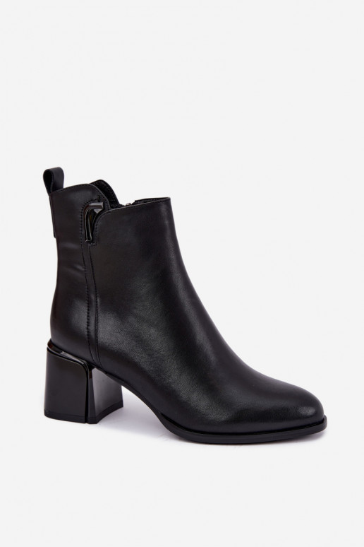 Faux leren dames enkellaarsjes met hakken, geïsoleerd, zwarte Kirella