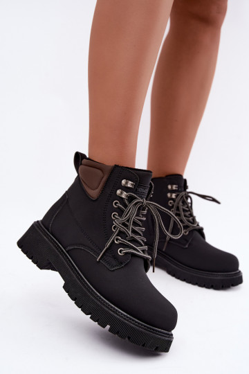 Chaussures pour femmes isolées, noires Sarvella