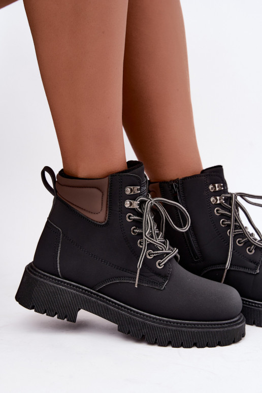 Isolierte schwarze Damenschuhe Sarvella