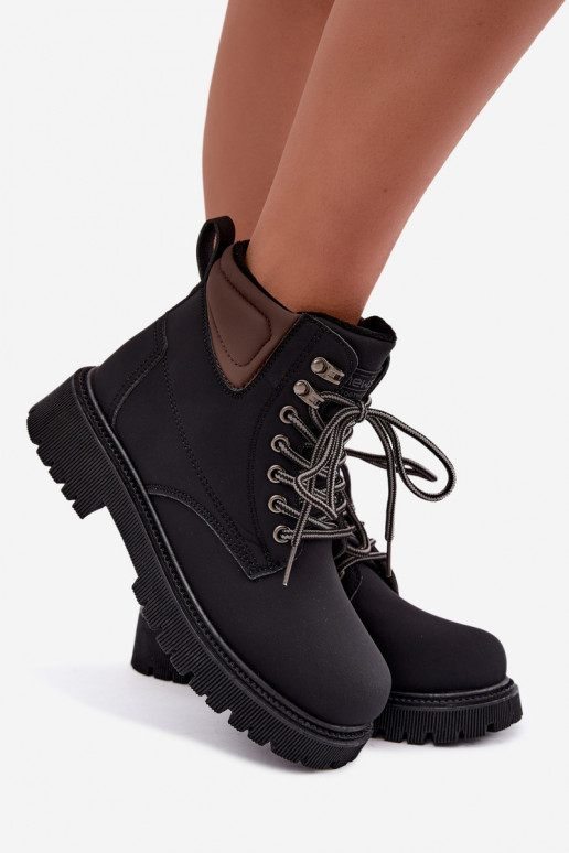 Chaussures pour femmes isolées, noires Sarvella