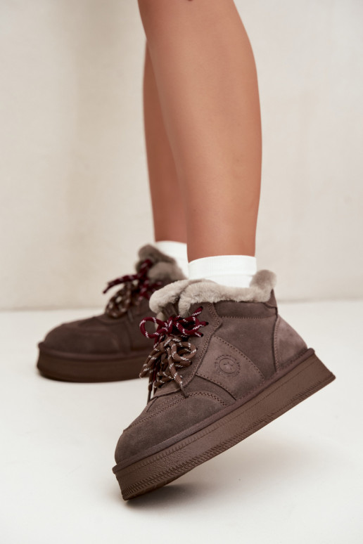 Damen Schneestiefel aus Kunstsuede mit Schnürsenkeln Big Star UU274313 in brauner Farbe