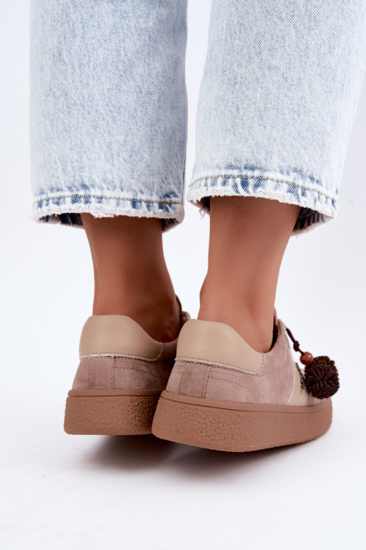 Faux suede sneakers met fluffy pompons Vinceza 79682 zandkleurig