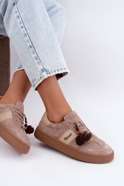 Sneaker aus Kunstveloursleder mit flauschigen Pompons Vinceza 79682 sandfarben