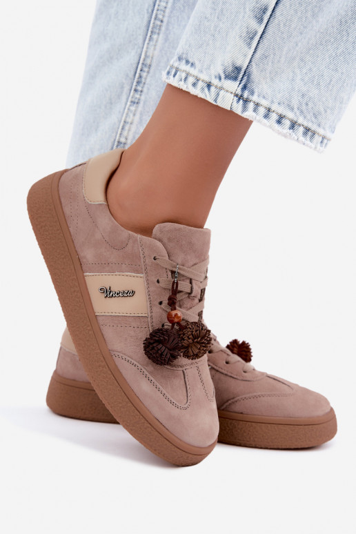 Baskets en daim synthétique avec pompons Vinceza 79682 couleur sable