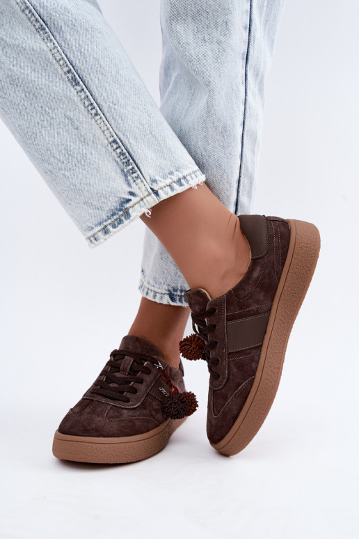 Baskets en daim synthétique avec pompons Vinceza 79682 couleur chocolat