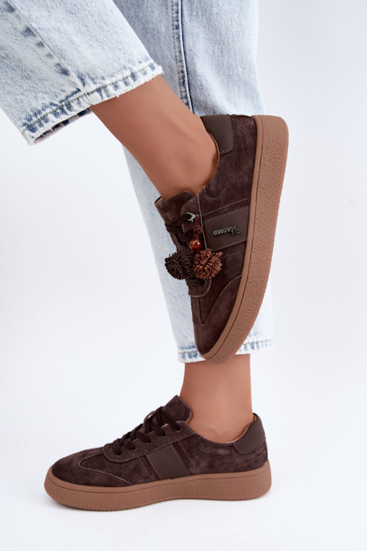 Baskets en daim synthétique avec pompons Vinceza 79682 couleur chocolat
