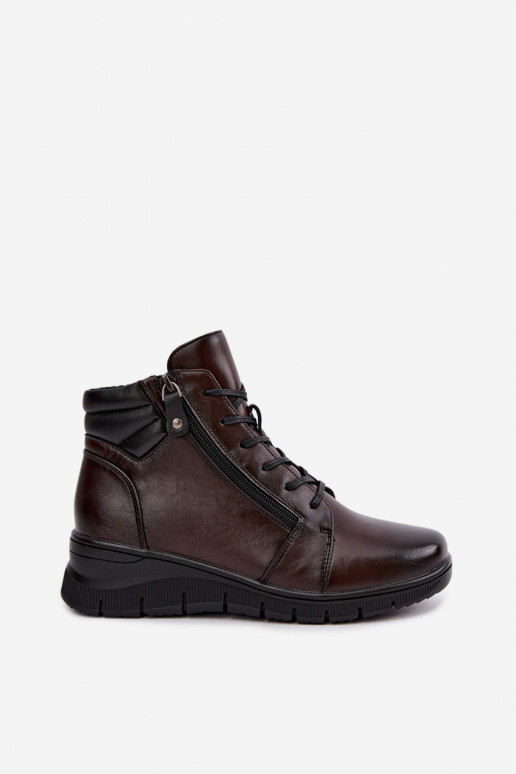 Bottines en cuir pour femmes avec plateforme, isolées Vinceza 39963 en couleur chocolat