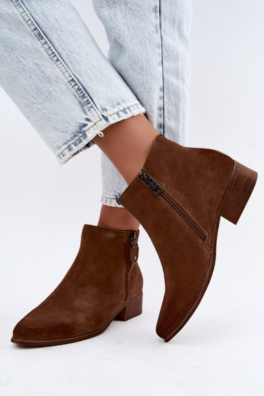 Chaussures en cuir suédé à petit talon Vinceza 133136 en couleur marron