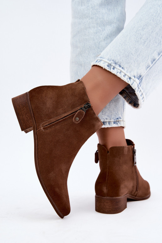 Chaussures en cuir suédé à petit talon Vinceza 133136 en couleur marron
