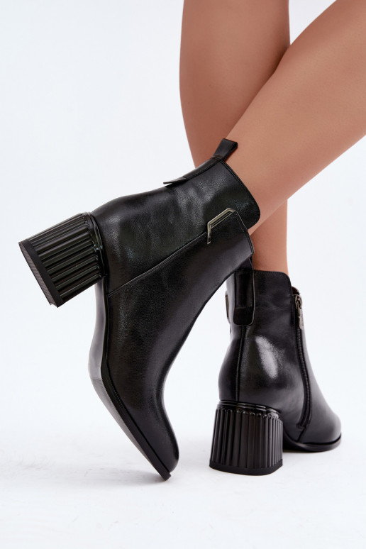 Bottines en cuir à talons isolées D&A CR62-3442 en couleur noire