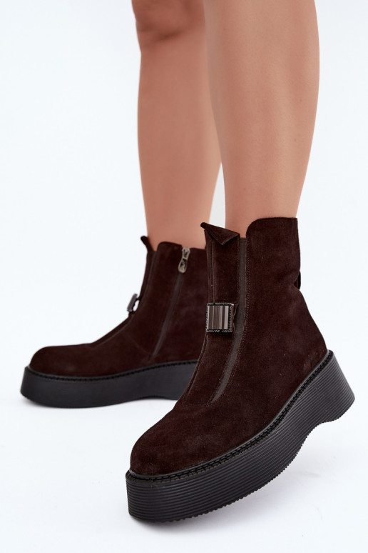 Bottines en suède synthétique avec plateforme isolées D&A CR62-3448 en couleur chocolat