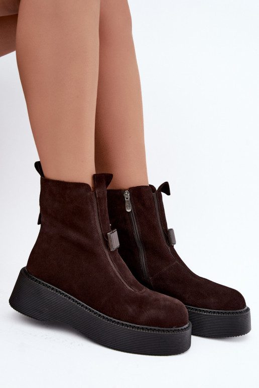 Bottines en suède synthétique avec plateforme isolées D&A CR62-3448 en couleur chocolat