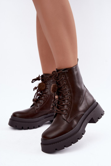 bottes isolées avec pompons en chocolat Faresse 2