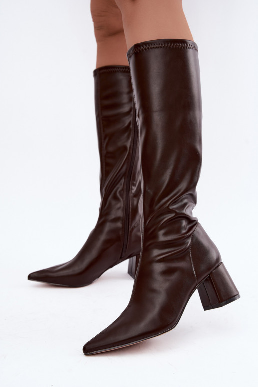 bottes hautes avec talons et bouts pointus en cuir synthétique en chocolat Amora
