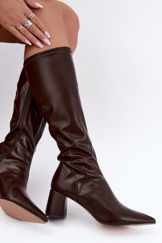 bottes hautes avec talons et bouts pointus en cuir synthétique en chocolat Amora