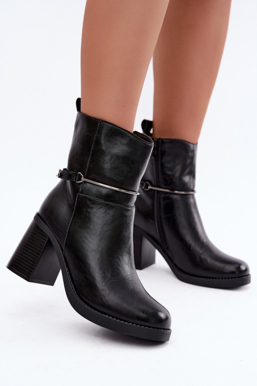 Bottines en cuir pour femmes isolées avec talons et talons décorés en noir Gracelle