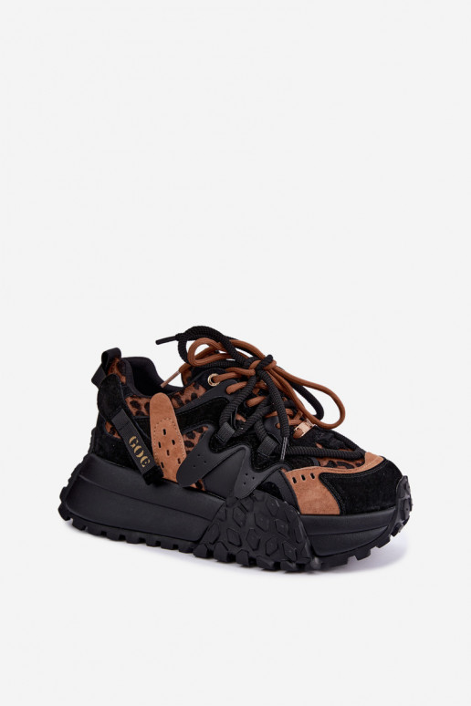 Zwarte sneakers van faux suede met platform en details in panterprint GOE UU2N4017