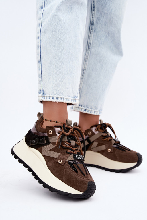 Bruine sneakers van faux suede met platform GOE UU2N4001