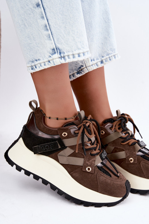 Bruine sneakers van faux suede met platform GOE UU2N4001