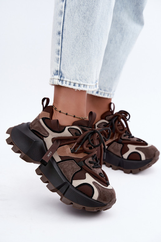 Bruine sneakers van faux suede met platform en dubbele veters GOE UU2N4012