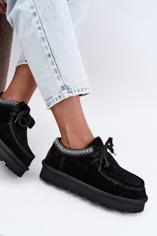 Faux suede sneeuwlaarzen met geborduurde elementen D7868-01 zwart