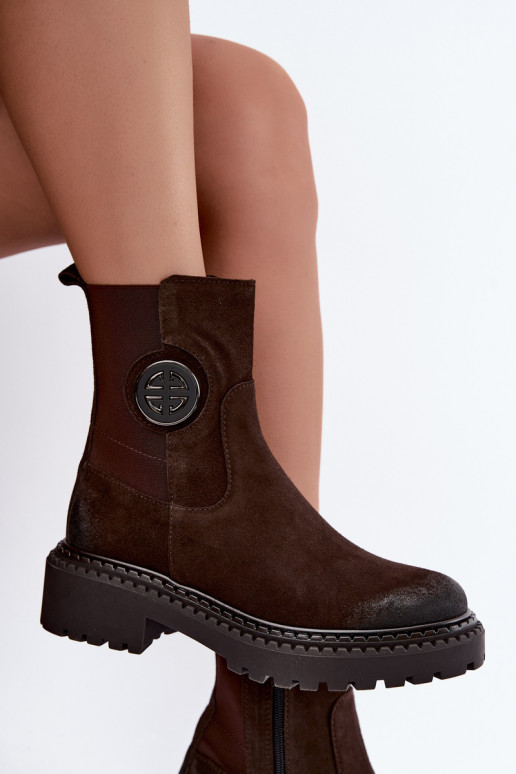 Verwarmde suède enkellaarsjes met elegante details Zazoo 60578 chocolade