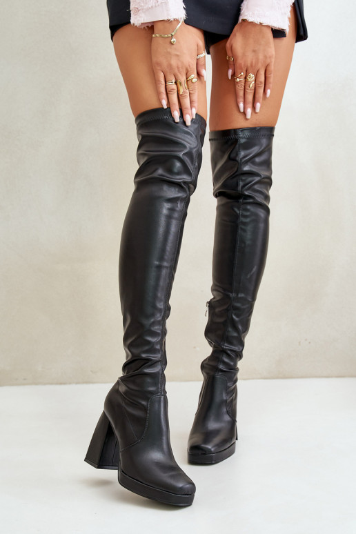 Over-the-knee laarzen met hakken in zwart Liatheia