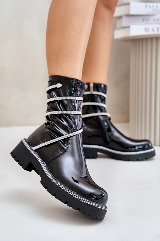 Bottines vernies avec décoration en noir Kikizelle