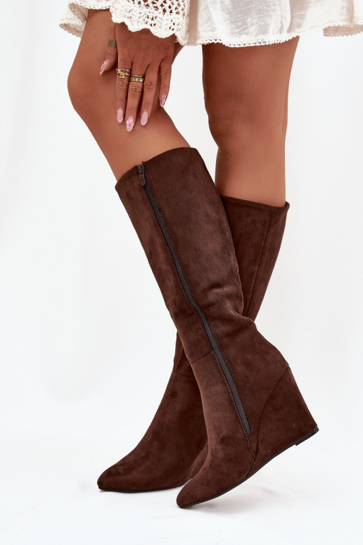 Geïsoleerde dames over-the-knee laarzen met platform, in chocolade Rosina