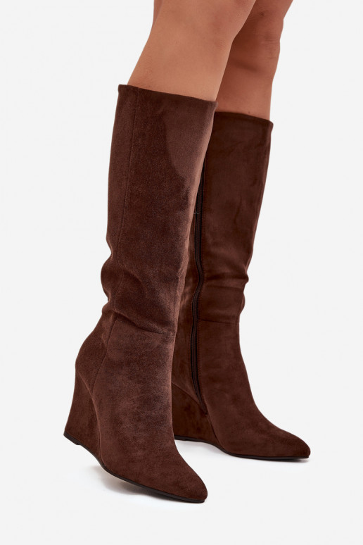 Geïsoleerde dames over-the-knee laarzen met platform, in chocolade Rosina