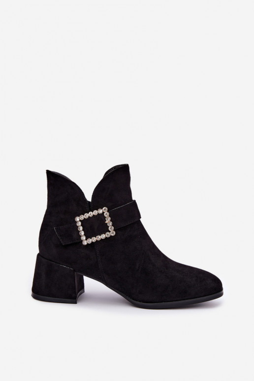 Bottines avec sangles et boucle décorative en noir Ameline