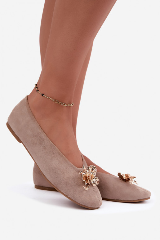 Ballet flats met versieringen in zandkleur Briellea