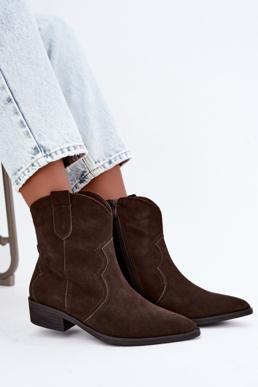 Bottes cowboy en daim couleur chocolat à petit talon Delsa