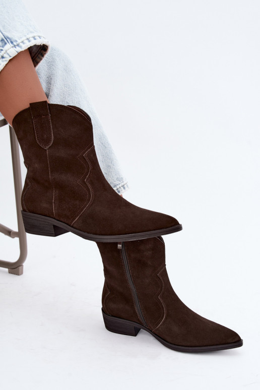 Chocoladekleurige suède cowboylaarzen met lage hak Delsa