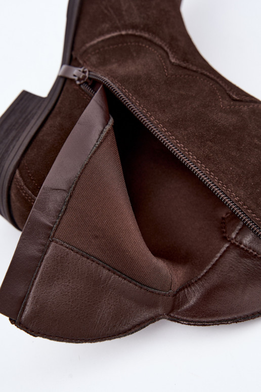 Bottes cowboy en daim couleur chocolat à petit talon Delsa