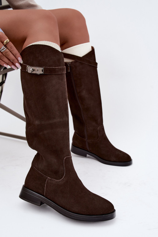 Schokoladenfarbene Wildleder-Überknie-Stiefel mit dekorativen Riemen Clarimond