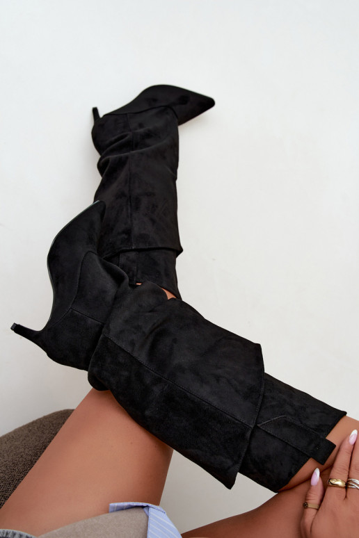 gefütterte kniehohe Stiefel mit Rüschen und dünnen Absätzen in schwarz Auretta