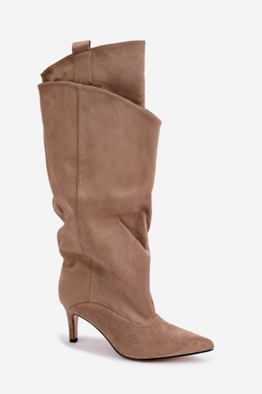 bottes hautes isolées avec volants et talons fins en couleur sable Auretta