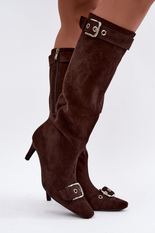 bottes hautes isolées avec talons fins et boucles en couleur marron Finessia