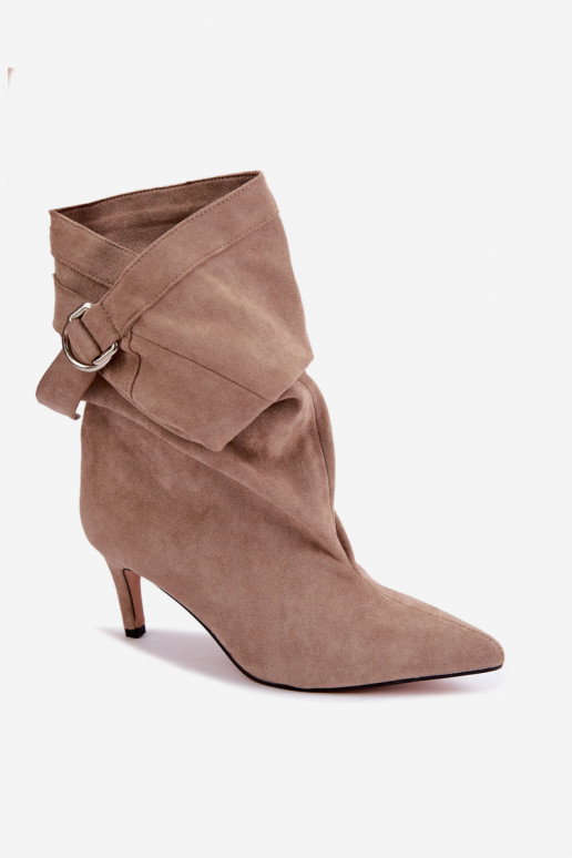 bottines à enfiler avec talons fins et sangles en couleur sable Soreya