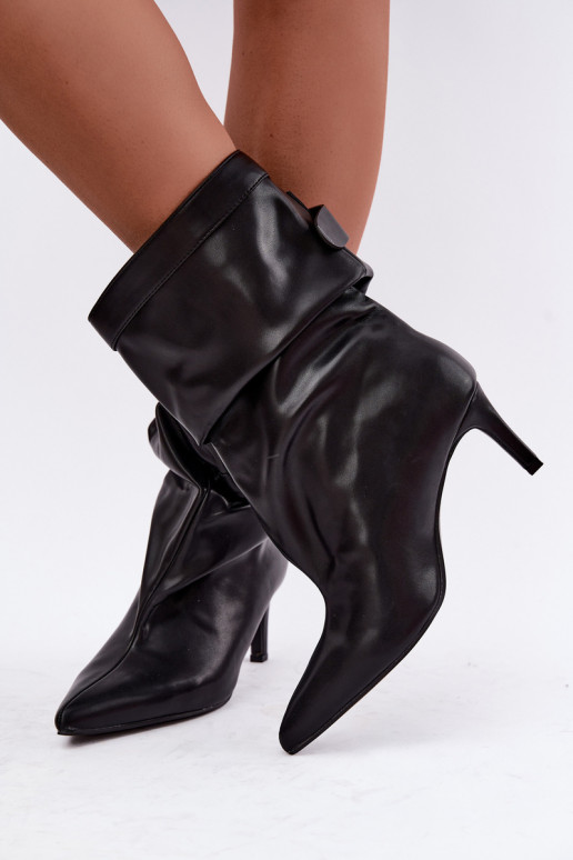 bottines à enfiler avec talons fins et sangles en couleur noire Soreya