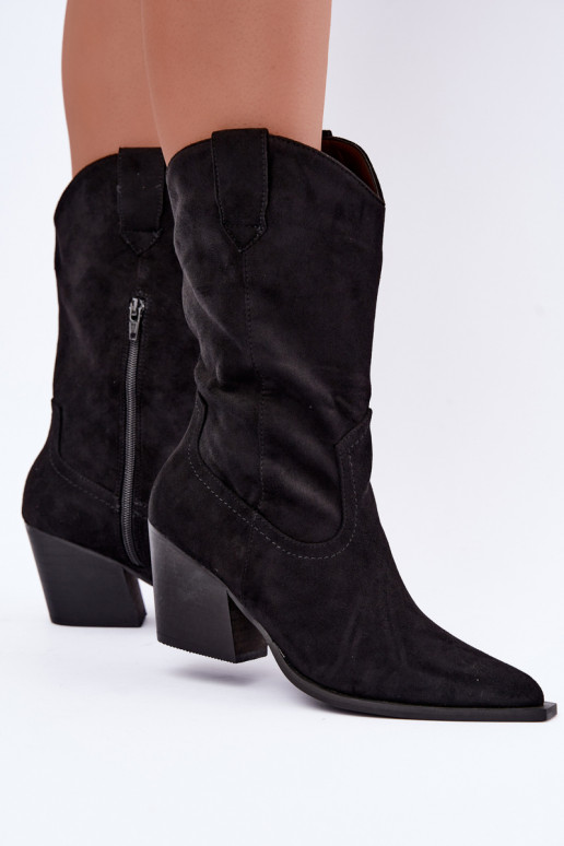 Bottines noires isolées de style cowboy avec talons Serenza