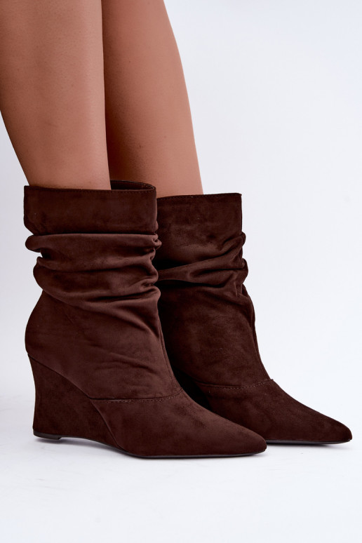 Geknitterte braune Stiefel mit Plattform Thalene