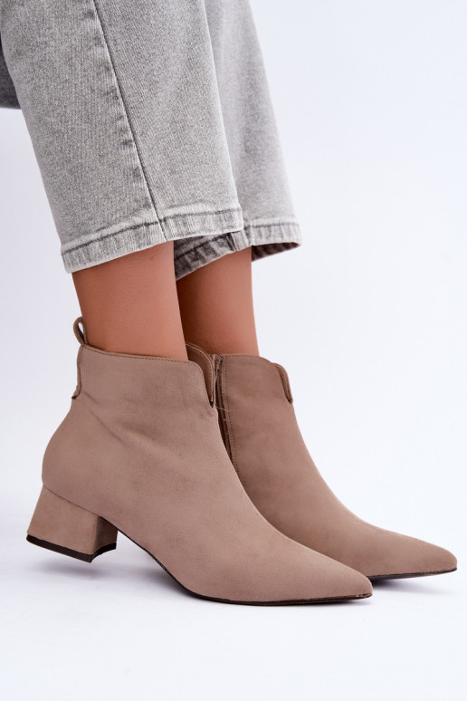 Beige Stiefeletten mit spitzen Zehen Klocke Heliara