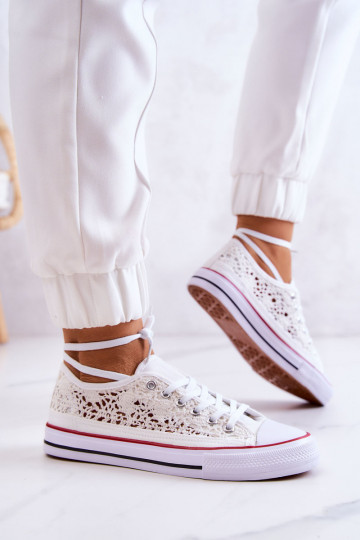 Weiße Damenschuhe mit Spitzenmotiven Venture 2