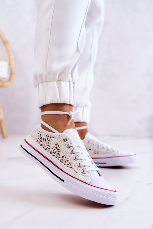 Witte dameschoenen met kantmotieven Venture