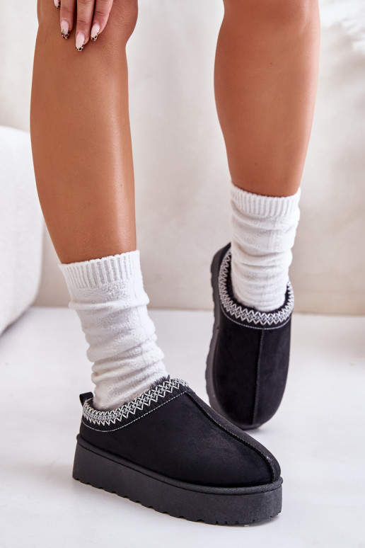 Schwarze Damen-Schneestiefel auf einer Plattform mit Isolierung und Fell innen Remenia