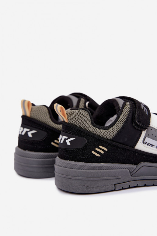 Sneakers voor jongens Bartek 8700210 in zwart en grijs