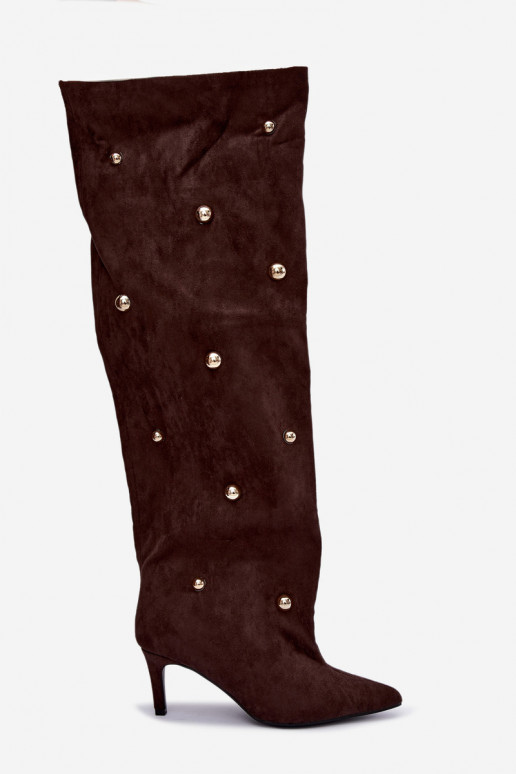 Schlüpfstiefel mit dünnen Absätzen und kunstvollen Details in Schokoladenfarbe Beladine